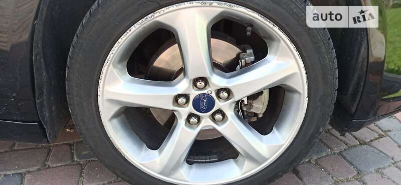 Седан Ford Fusion 2015 в Чернівцях