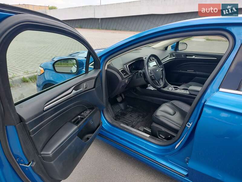 Седан Ford Fusion 2019 в Львове