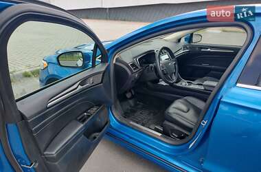 Седан Ford Fusion 2019 в 