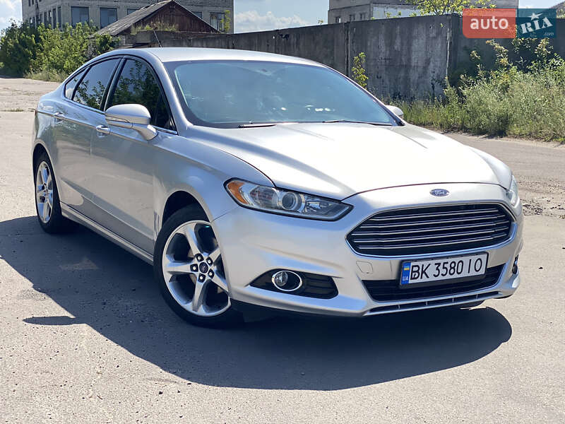 Седан Ford Fusion 2015 в Сарнах