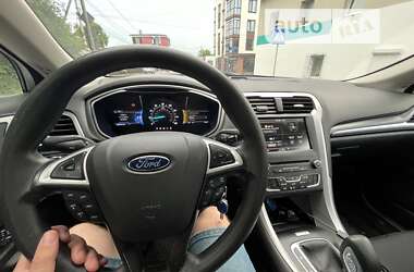 Седан Ford Fusion 2016 в Львове