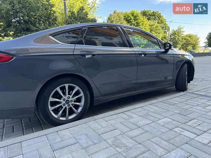 Седан Ford Fusion 2016 в Черкассах