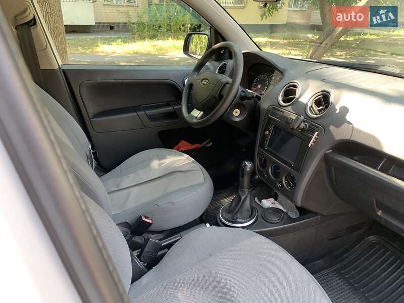 Хэтчбек Ford Fusion 2011 в Измаиле