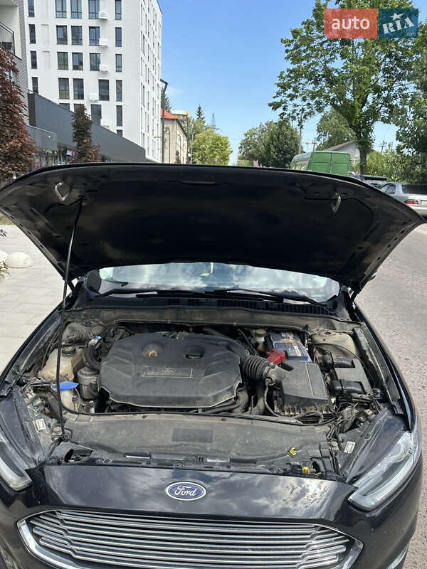 Седан Ford Fusion 2015 в Львове
