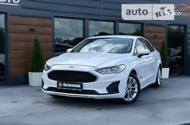 Седан Ford Fusion 2018 в Ровно