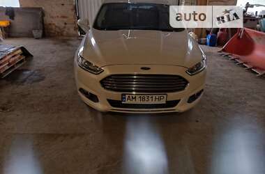 Седан Ford Fusion 2015 в Коростене