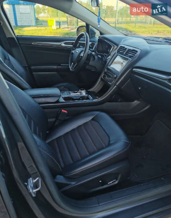Седан Ford Fusion 2016 в Львове