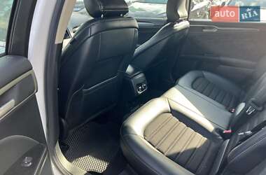 Седан Ford Fusion 2017 в 