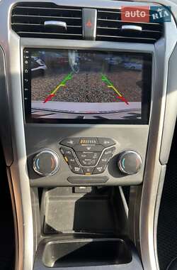 Седан Ford Fusion 2017 в 