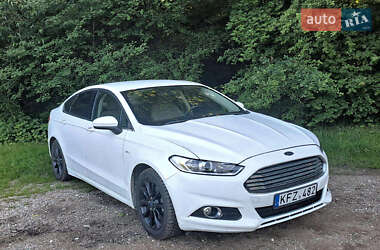 Седан Ford Fusion 2017 в 