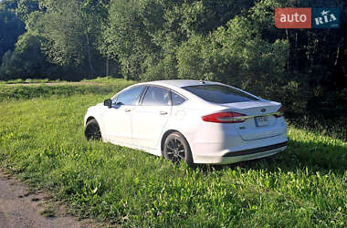 Седан Ford Fusion 2017 в 