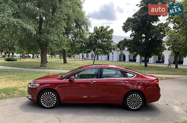 Седан Ford Fusion 2016 в 