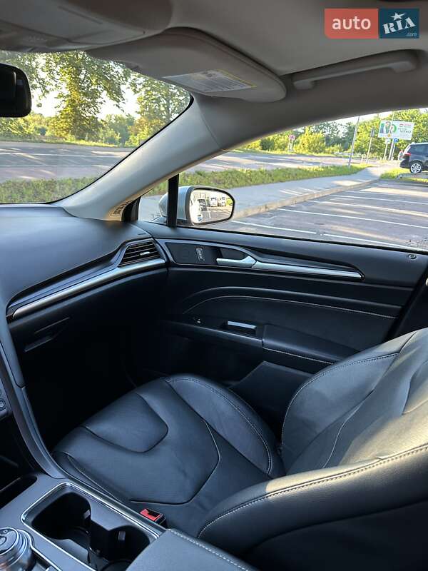 Седан Ford Fusion 2019 в Ровно
