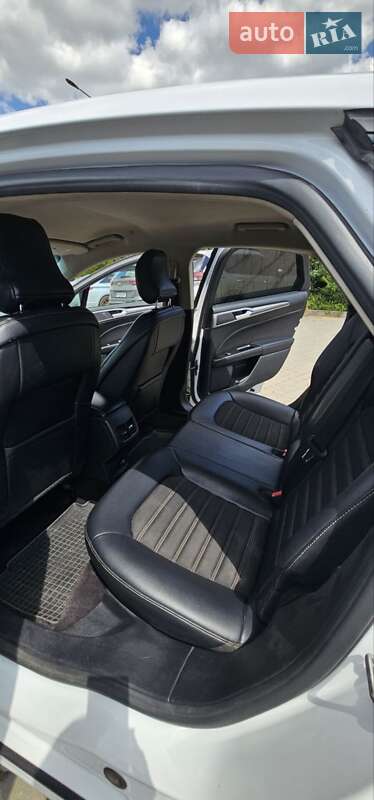 Седан Ford Fusion 2016 в Черноморске