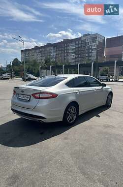 Седан Ford Fusion 2015 в Радомишлі