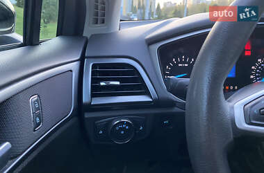 Седан Ford Fusion 2014 в 