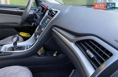 Седан Ford Fusion 2014 в 
