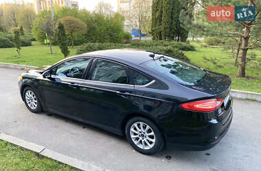 Седан Ford Fusion 2014 в 