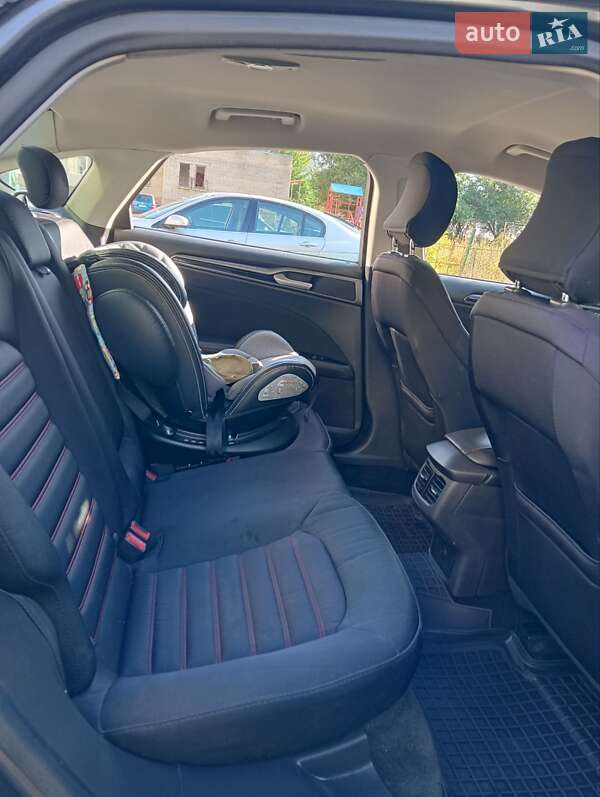 Седан Ford Fusion 2014 в Стрые