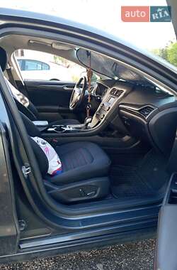 Седан Ford Fusion 2014 в 
