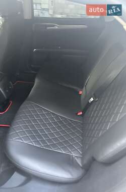 Седан Ford Fusion 2017 в 