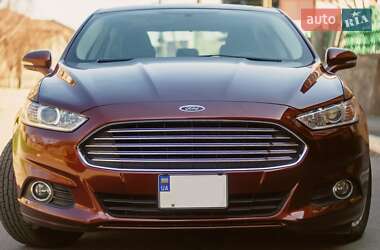 Седан Ford Fusion 2015 в 