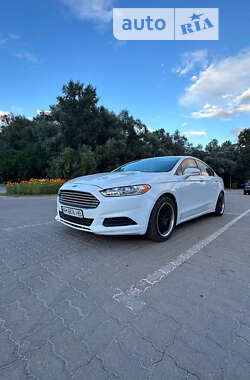 Седан Ford Fusion 2015 в Сумах