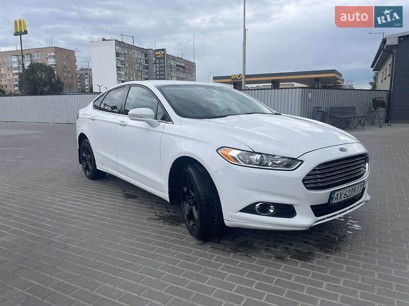 Седан Ford Fusion 2013 в 