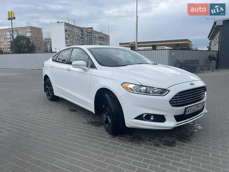Седан Ford Fusion 2013 в 