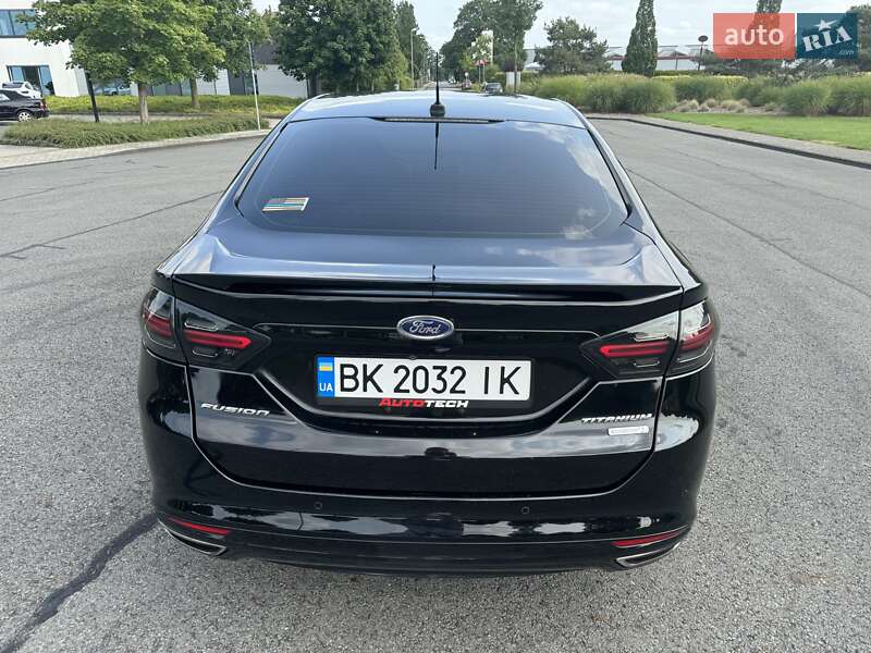 Седан Ford Fusion 2016 в Гоще