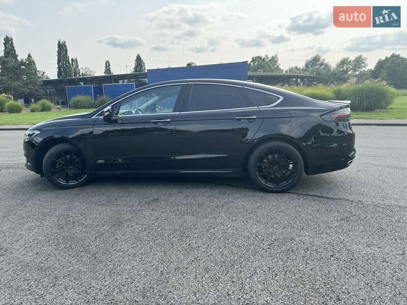 Седан Ford Fusion 2016 в Гоще