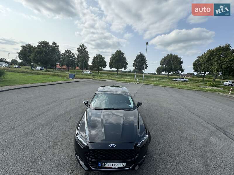 Седан Ford Fusion 2016 в Гоще
