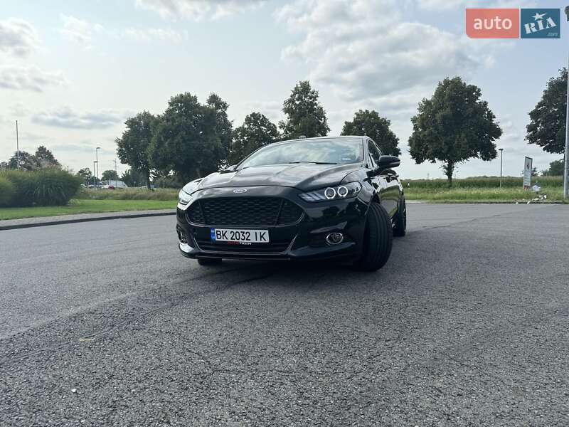 Седан Ford Fusion 2016 в Гоще