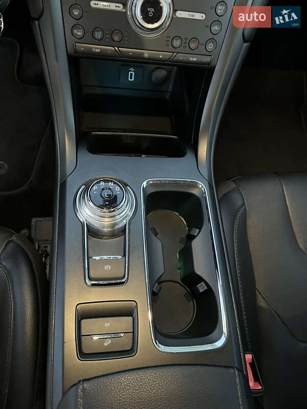 Седан Ford Fusion 2016 в Одесі