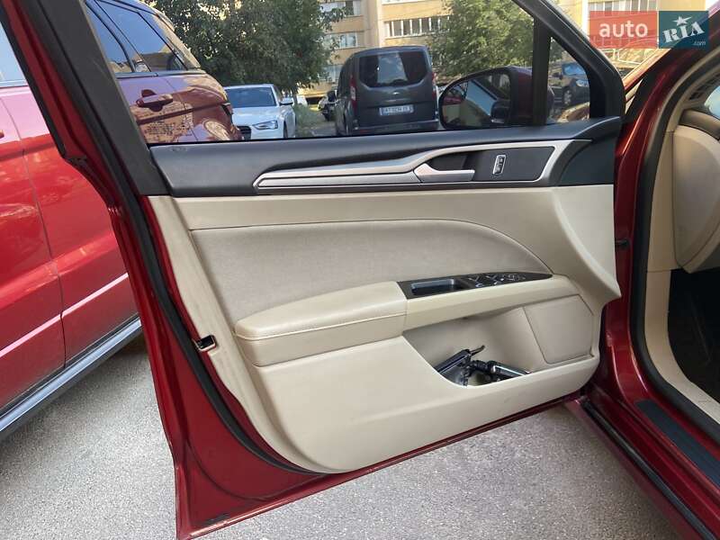 Седан Ford Fusion 2016 в Києві