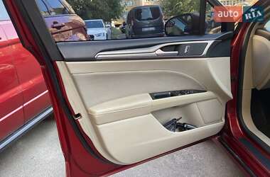Седан Ford Fusion 2016 в 