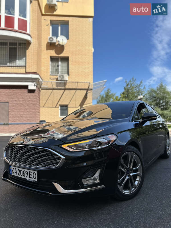 Седан Ford Fusion 2020 в 