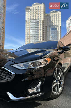 Седан Ford Fusion 2020 в 