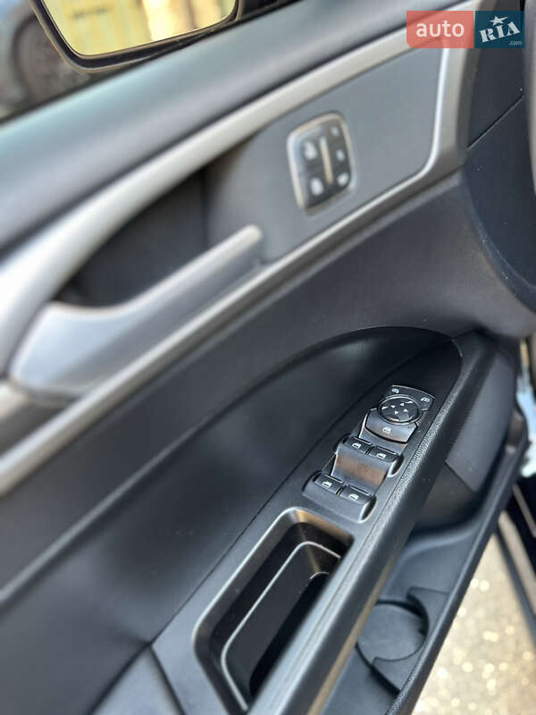 Седан Ford Fusion 2020 в Киеве фото 20 Седан Ford Fusion 2020 в Киеве