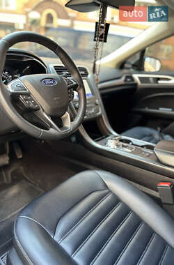 Седан Ford Fusion 2020 в 