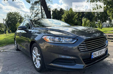 Седан Ford Fusion 2014 в 
