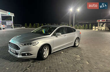 Седан Ford Fusion 2012 в 