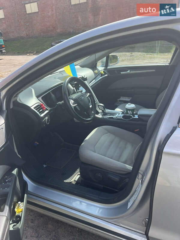 Седан Ford Fusion 2012 в Черкасах