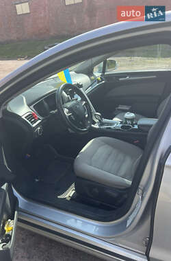 Седан Ford Fusion 2012 в 