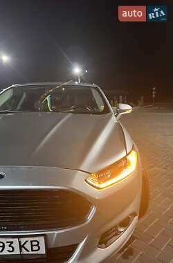 Седан Ford Fusion 2012 в 