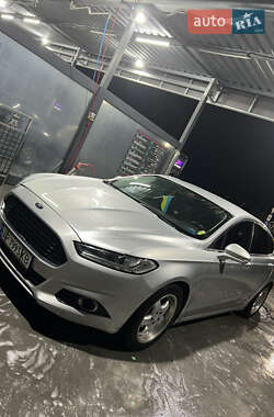 Седан Ford Fusion 2012 в 