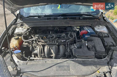 Седан Ford Fusion 2012 в 