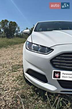 Седан Ford Fusion 2015 в 