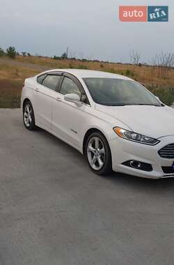 Седан Ford Fusion 2012 в 