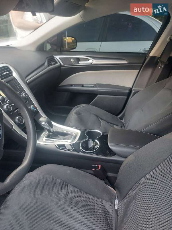 Седан Ford Fusion 2013 в Умани
